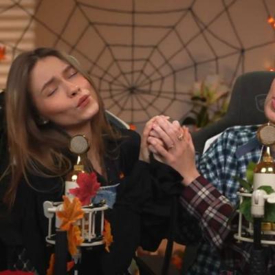 Саша Капустина Квашеная и Диана Анкудинова